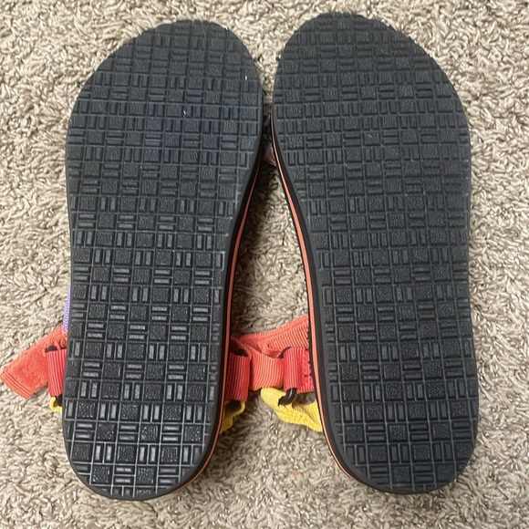 Sandals - Picture 2 of 3